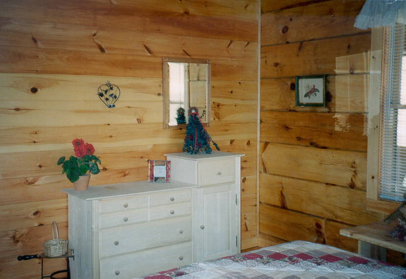 bedroomwallswithwhitecabinet.jpg